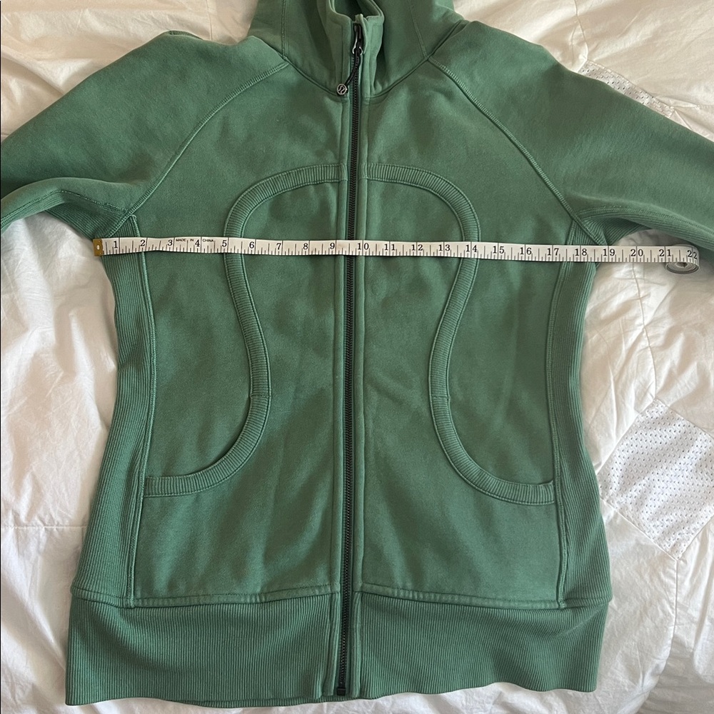 LULULEMON Scuba Hoodie II in Vintage Green Sz 8 - NWOT!! - Picture 12 of 12